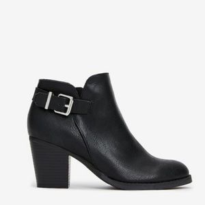 Express classic black ankle boot